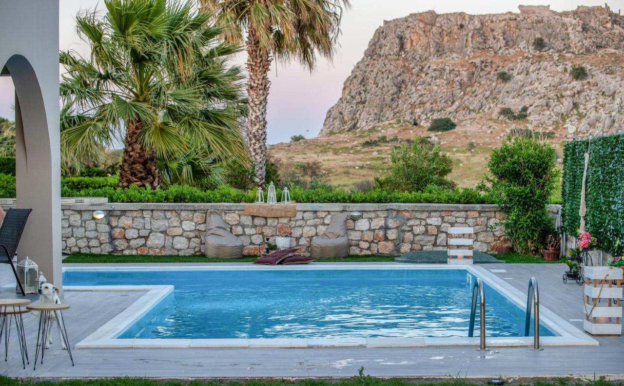 Haraki Villas *